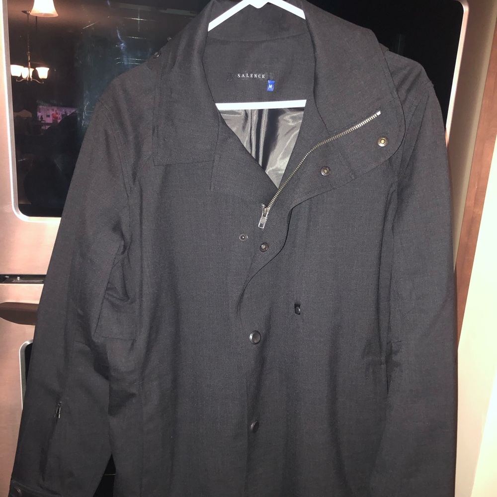Salience rain coat size medium.